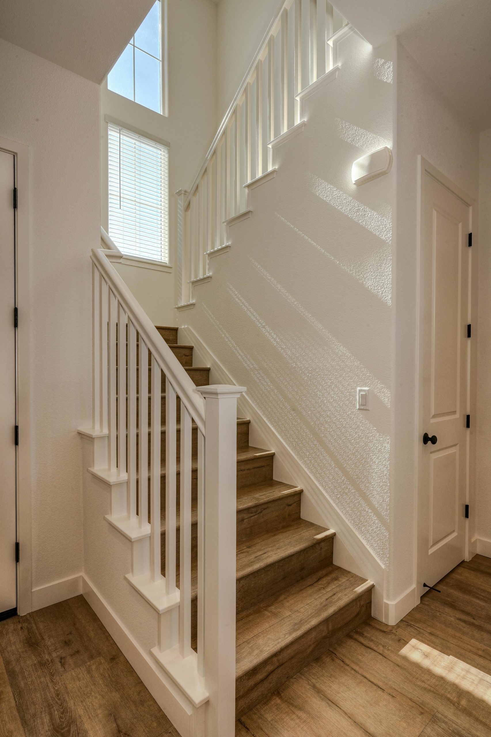 Guide pratique pour un escalier bois relooké réussi