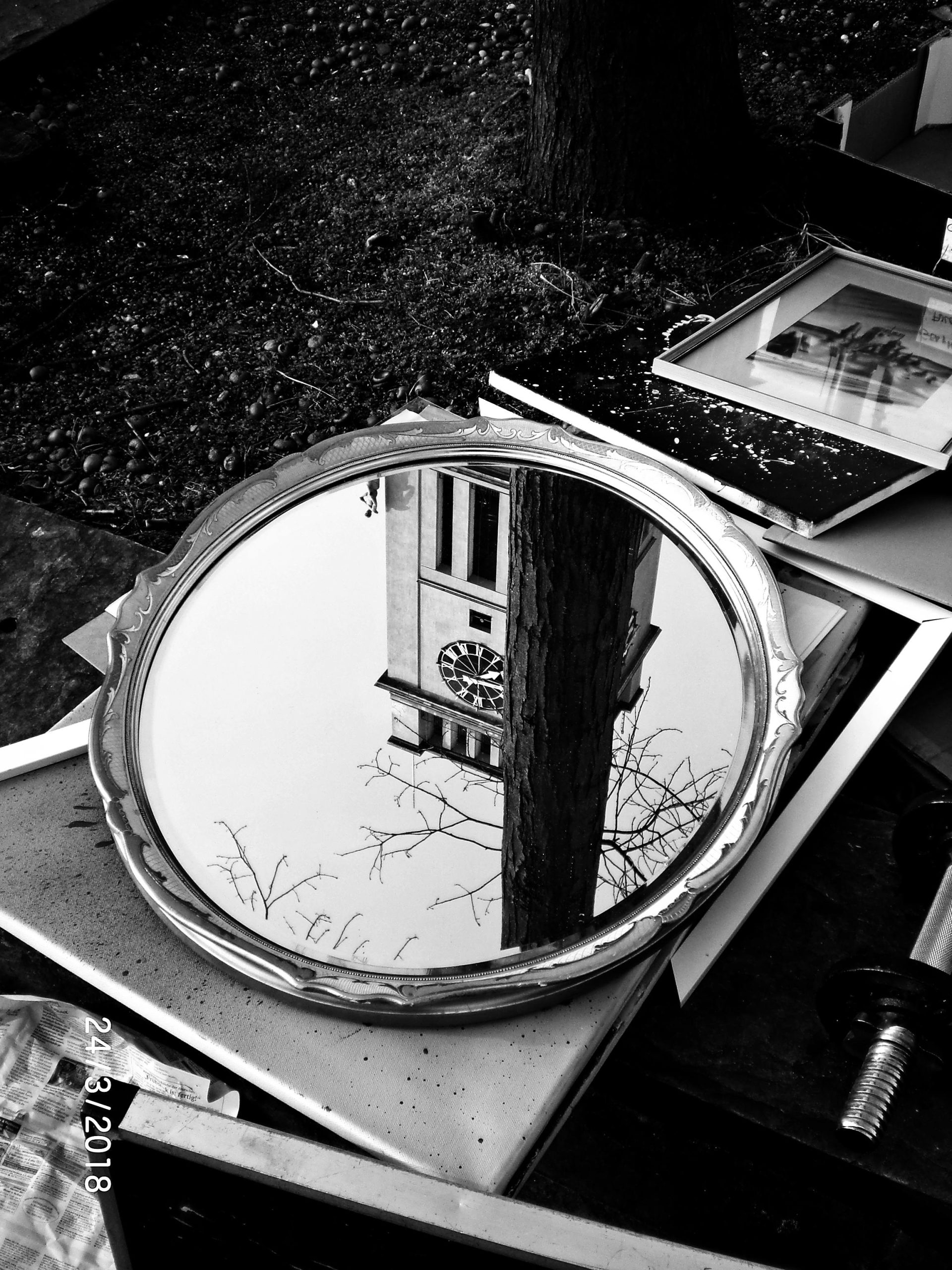 Décryptage du mystère du miroir 19h19