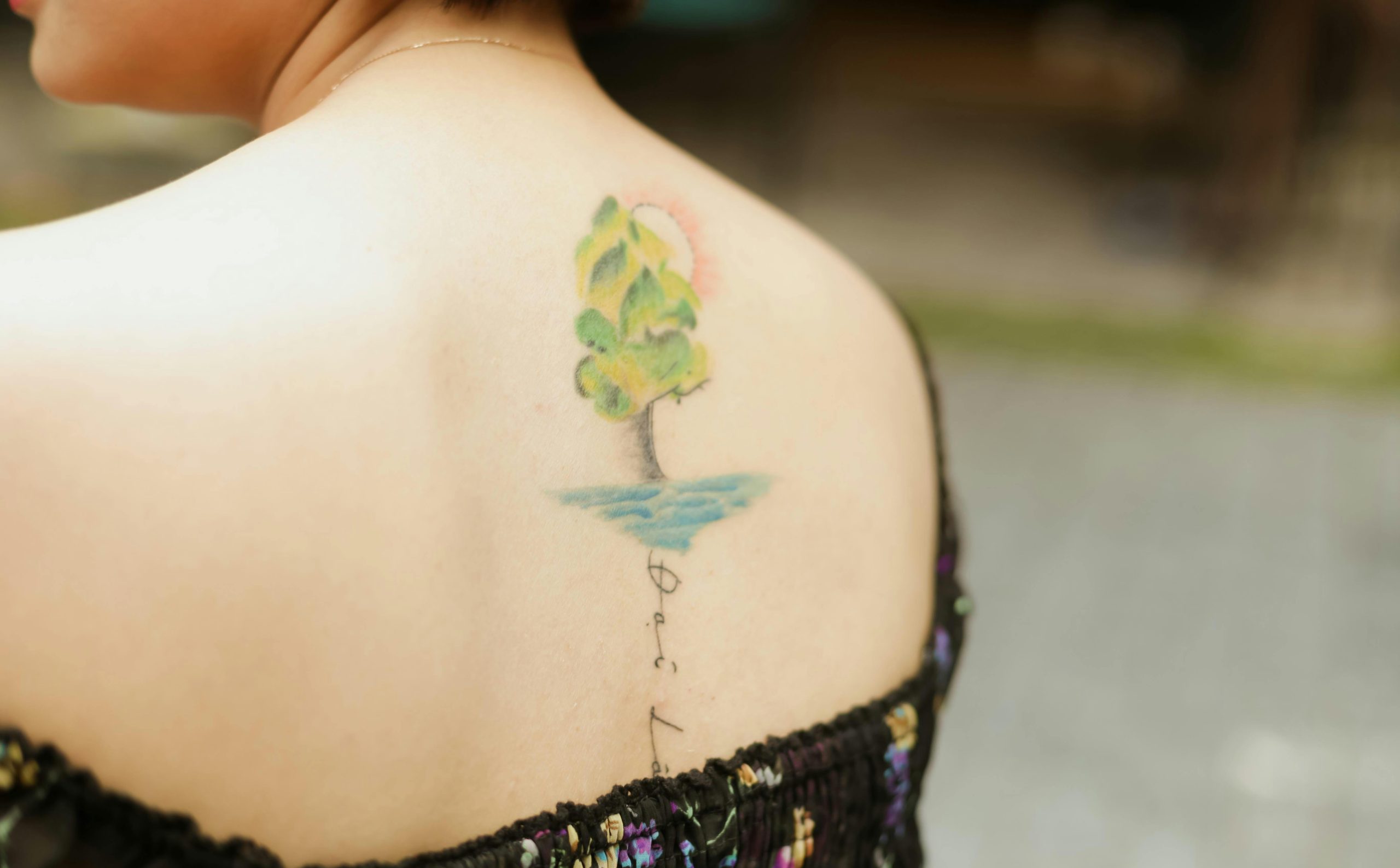 Tatouage arbre familial symboles créatifs