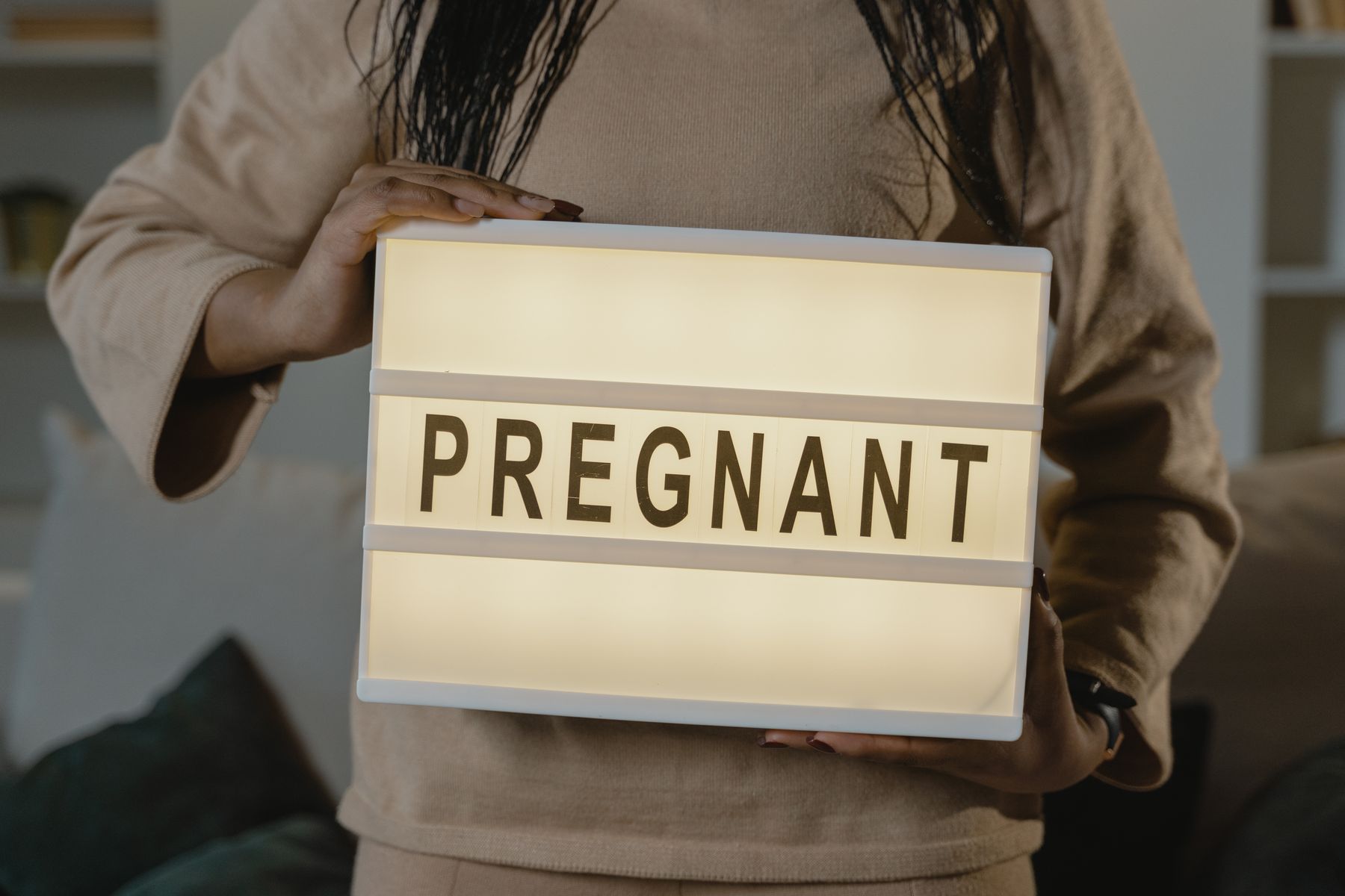 Future maman entourée de ses proches