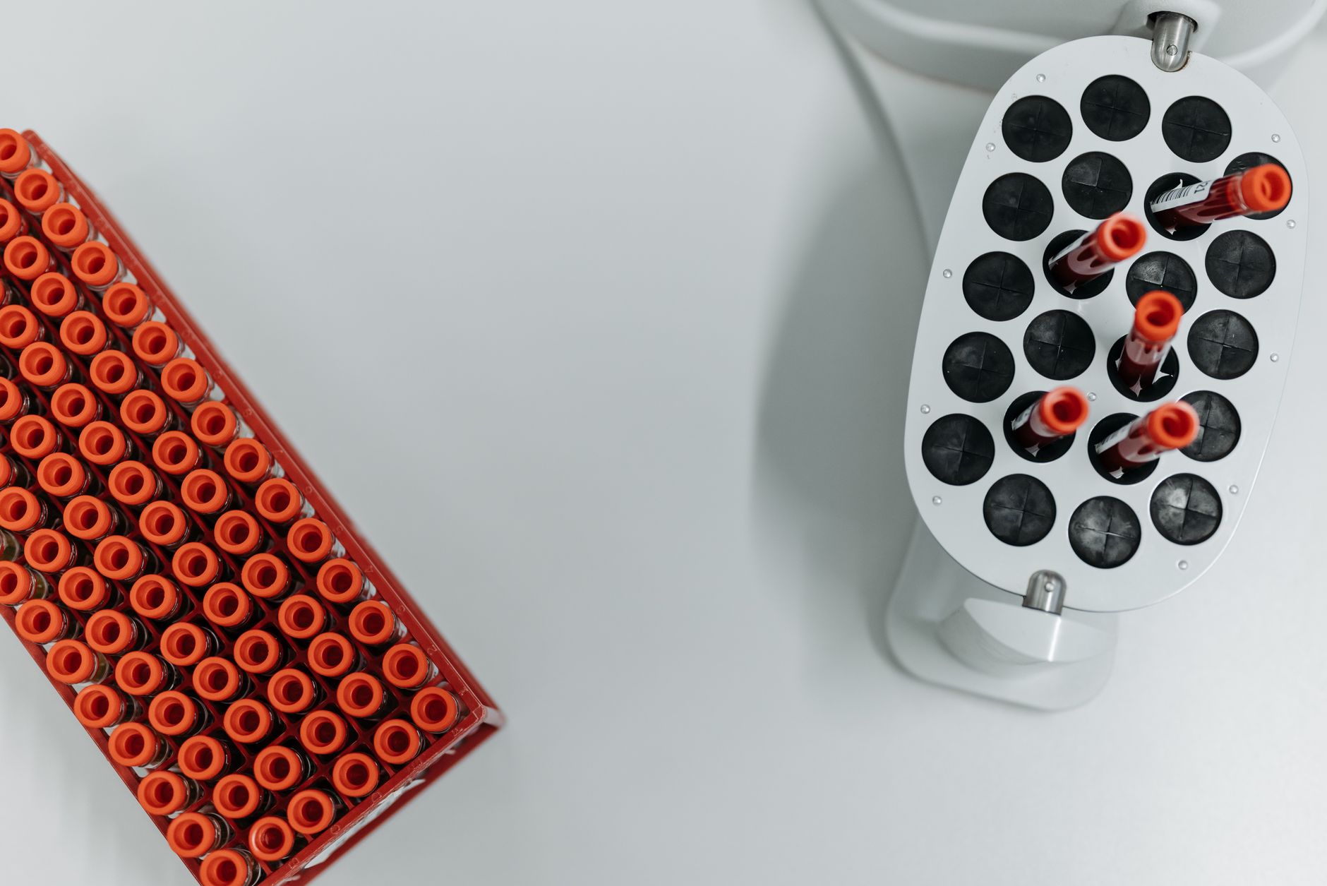 Tubes d'analyse dans un laboratoire médical